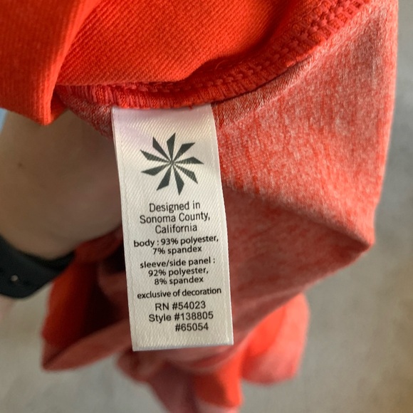 Women’s Athleta Half Zip Running Long Sleeve Reflective Top Coral/Red/Orange XL - Picture 8 of 8